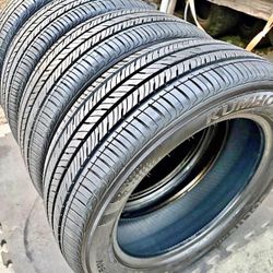 215/55/17 Kumho Vendo un set de llantas con 80% de vida las 4