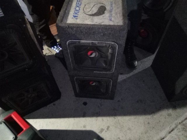 Kicker Solar+Barick Speakers / Crunch Amplifier 