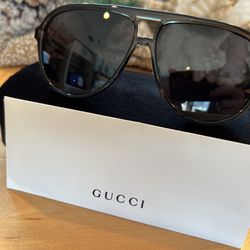 Authentic Gucci Aviator Sunglasses 