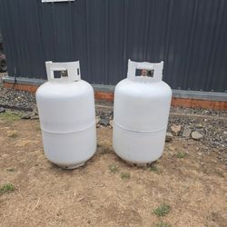 2 FULL 40LB  PROPANE.TANKS