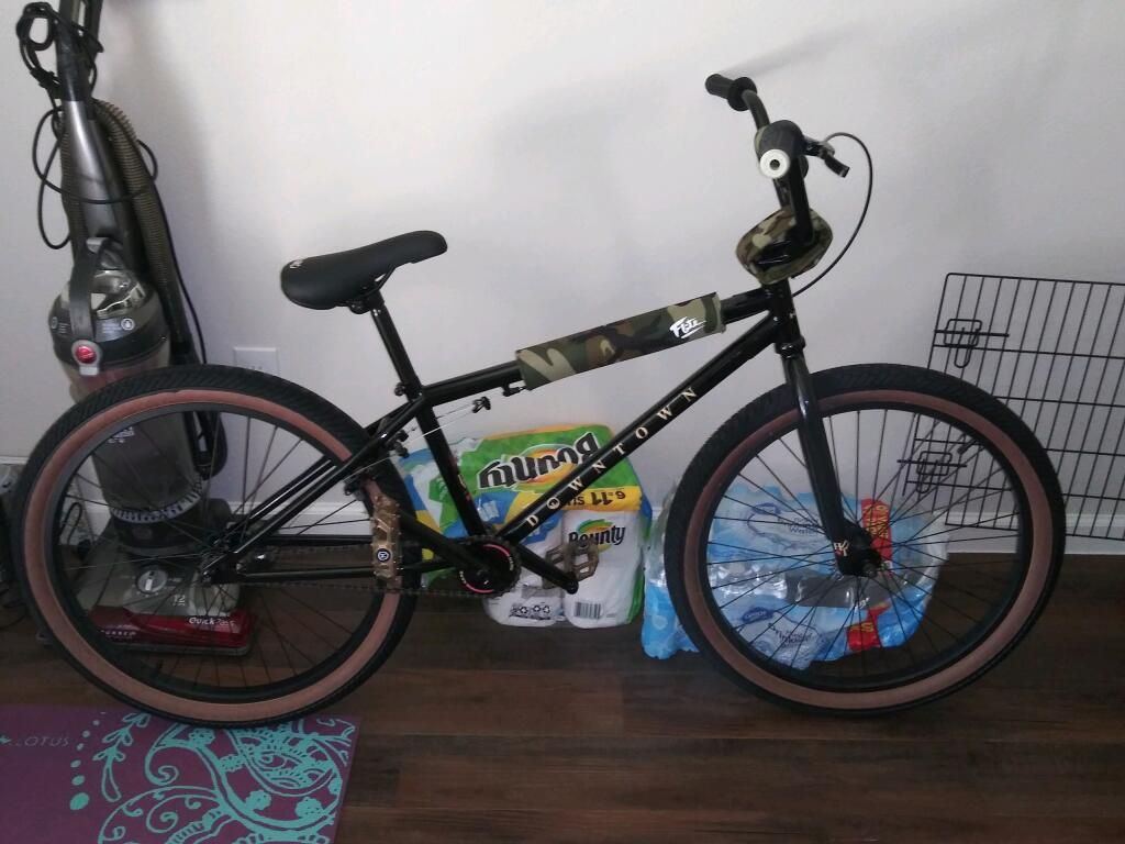 Haro Downtown  24” W/ Seat, Pedals, & Flight Pads !!