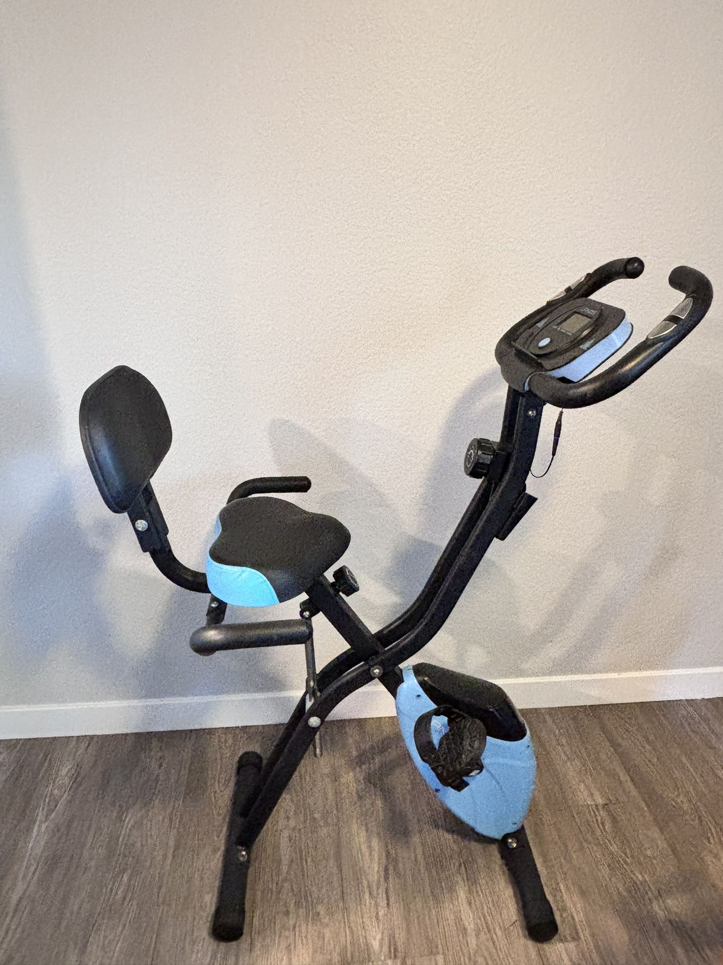 Lanos Folding Exercise Bike