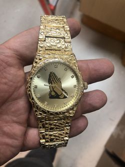 Brand new 🙏🙏🙏Praying hand gold plating nugget watch best quality!!!shipping is free