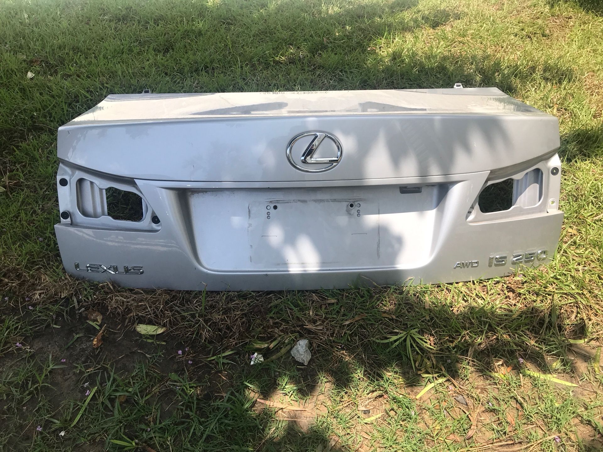 2006-2013 Lexus IS 250&350 trunk hinge rear bumper condition excellent