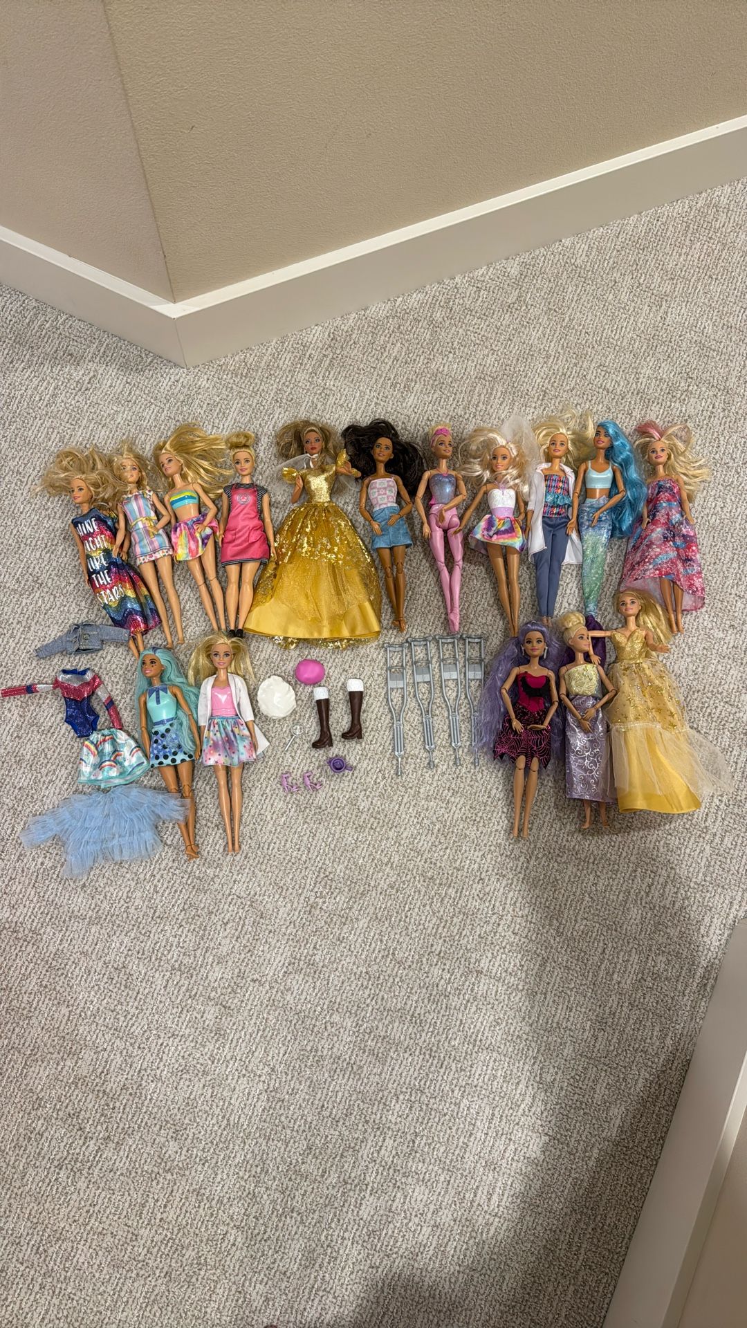 Barbie Lot! With Clothes!