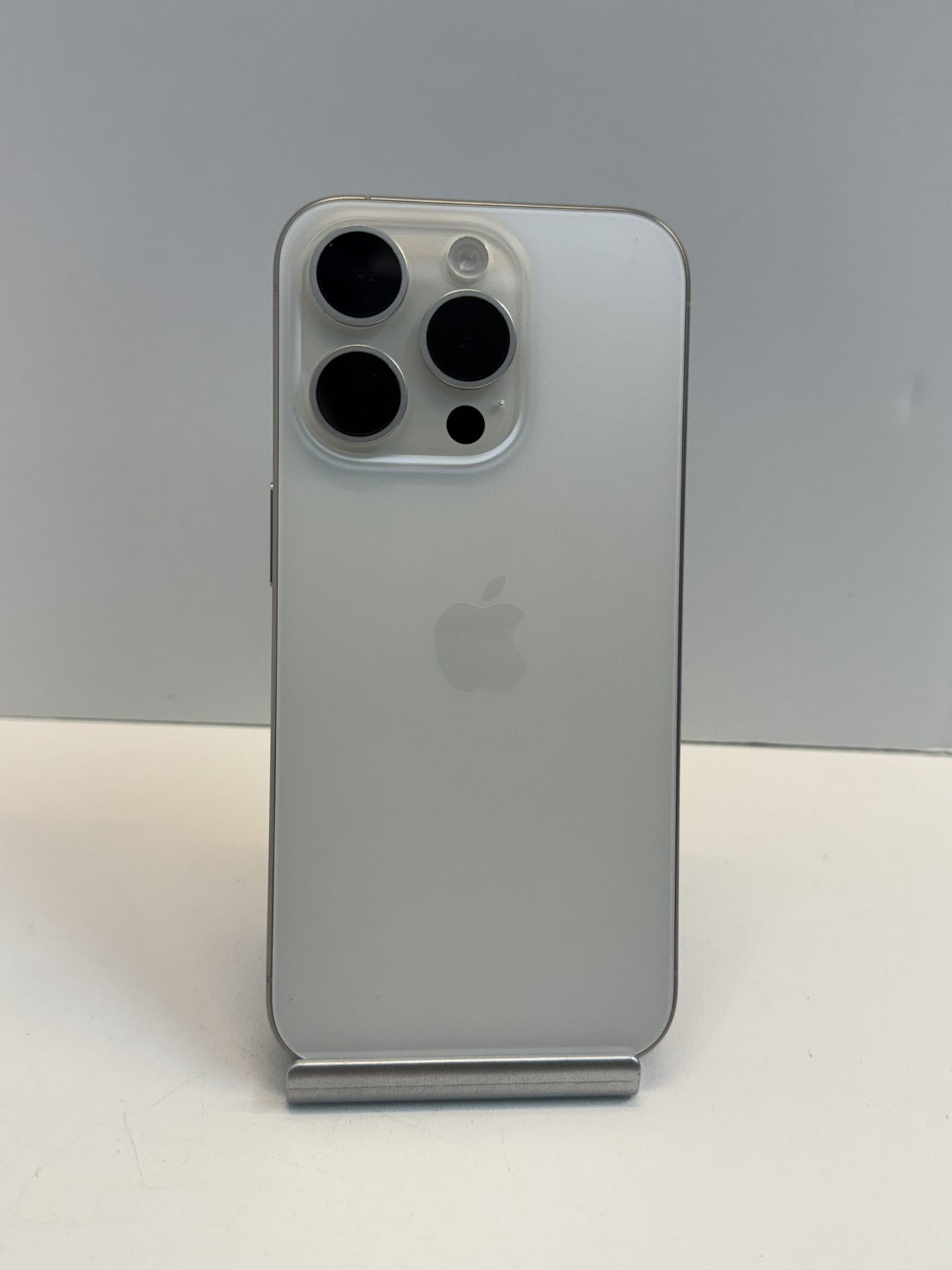 Apple iPhone 15 PRO 128gb. ( Unlocked Cellphone )