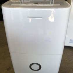 Frigidaire - 70-Pint Dehumidifier - White Model:FFAD7033R1