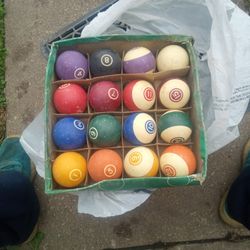 Complete Poll Table Balls