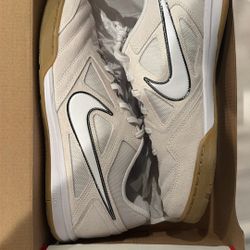 Nike Gato Shoes Size 10