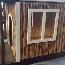 Dog Houses Different Sizes The Big One With The Windows Is $150 Smaller 50 To 60