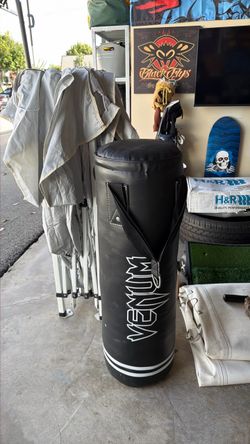 70 lb venom punching bag