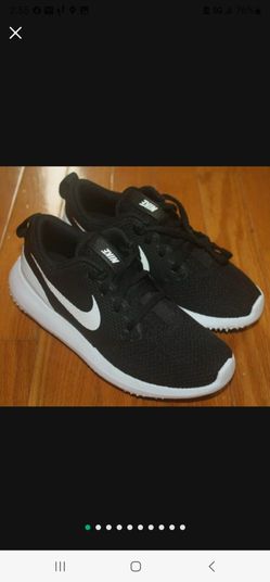 Brand New Nike Roshe G Golf Shoes Spikeless Black White Men Sizes 8.5, 9, 12