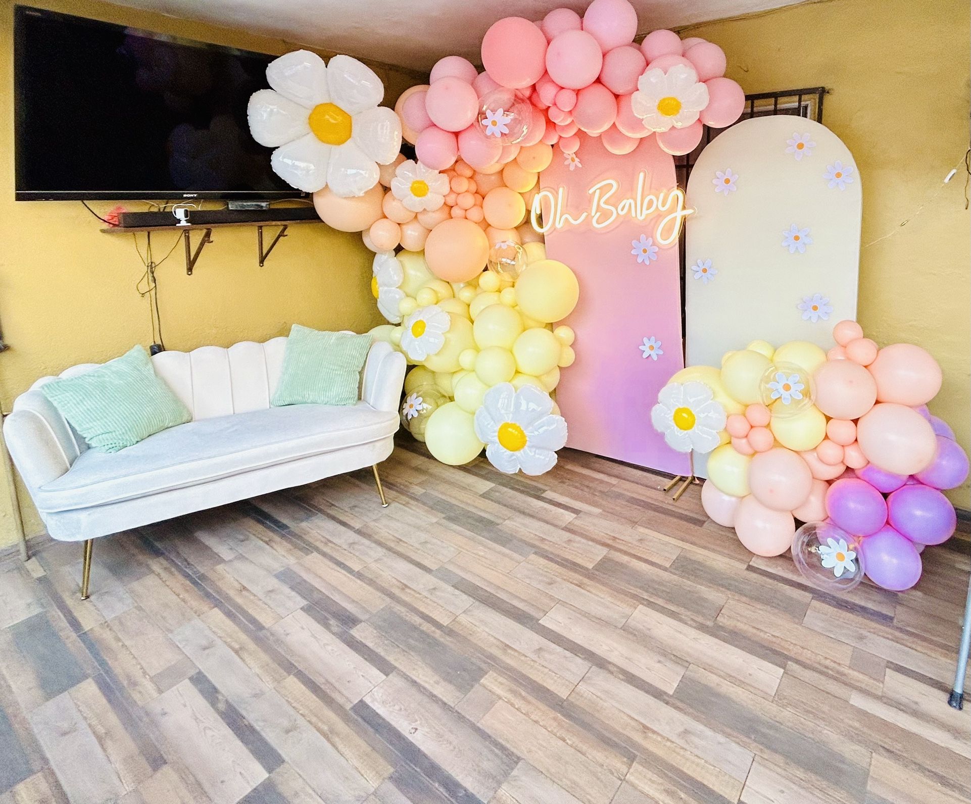 Ballon Decore.. Collectibles & Art