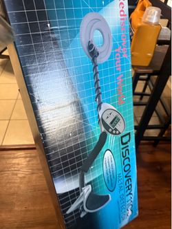 Metal detector, battery operated, in  working condition