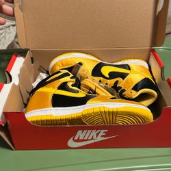 Women’s Night Dunk High Size 5