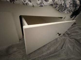 IKEA HEMNES White Daybed with 3 Drawers and Pull-Out Trundle