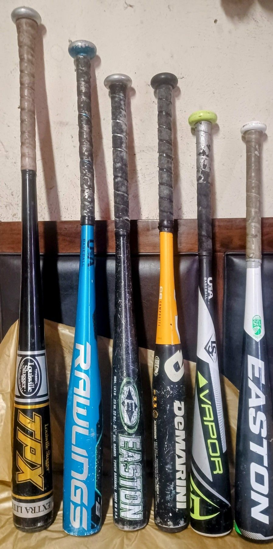 Baseball Bats Sizes 33 31 29 29 27 And 27 $20 Each