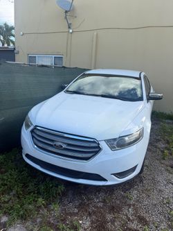 2014 Ford Taurus
