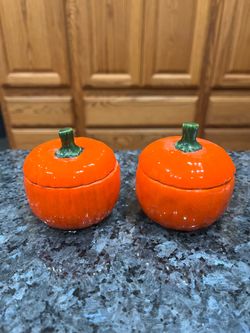 Vintage ceramic Pumpkins Pair of Salt and Pepper Shakers .  Size approximately 3 inches tall.  Preowned .  There are no white spots on the shakers the