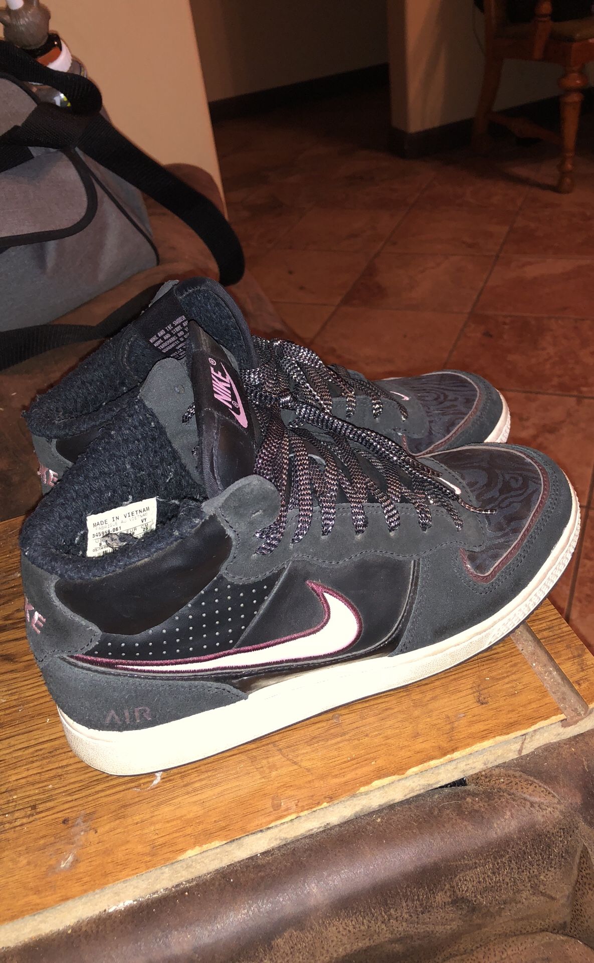 Women’s nikes