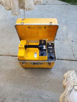 DINATEL CABLE LOCATOR