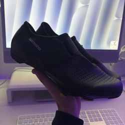 Shimano Men’s 7.5-8 Cycling Shoes 