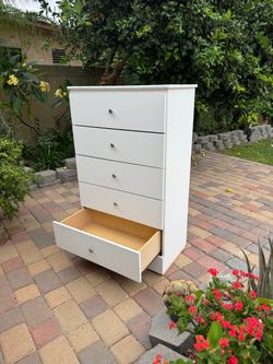 White 5-Drawer Tall Dresser