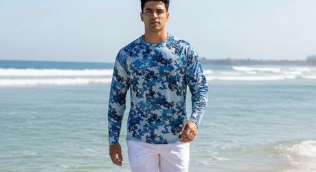 NEW Robert Graham Men’s Large Performance Long Sleeve Blue Camo T-shirt NWT