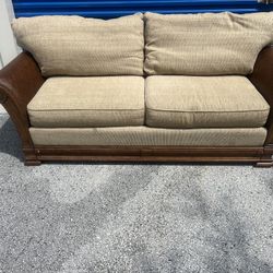 Sofa / Couch