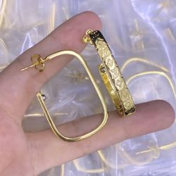 New 18k Stainless Steel Good Comes With Dust Bag 