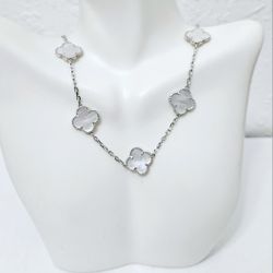 Van Silver White  Floral Flower Pendant Necklace Gift