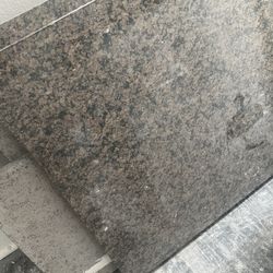 3 Slabs Of Granite and 3 back Splash Pieces!!!