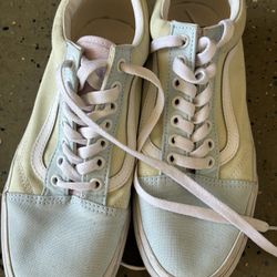 Women’s Vans Size 9.5