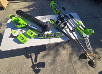 Greenworks 40v yard tools, blower/vac, string trimmer/weed eater, chain saw, & pole saw