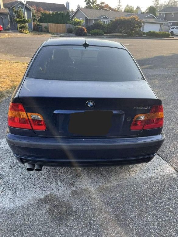 2004 BMW 330i