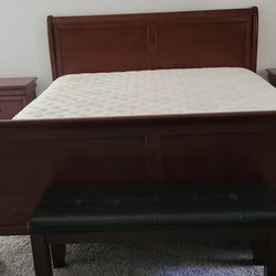 King Size Wood Bed W Dressers 