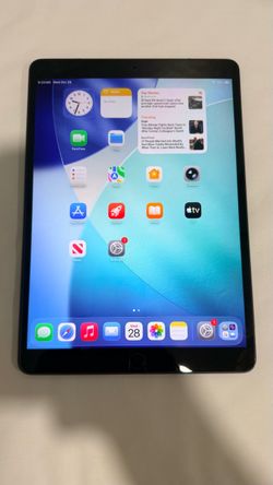 Apple iPad Air 3rd generation is space gray with 256GB of internal storage. This model has both Wi-Fi and cellular connectivity.