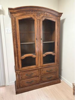 Hutch cabinet
