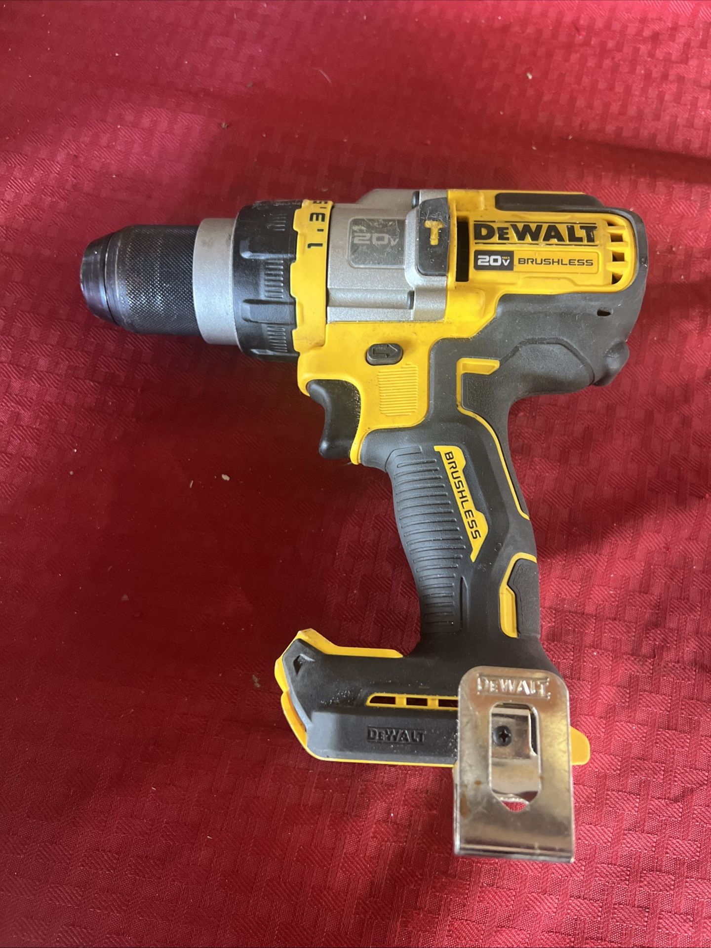 DeWalt DCD999 XR Cordless 20v MAX 1/2" Hammer Drill / Driver - Tool Only