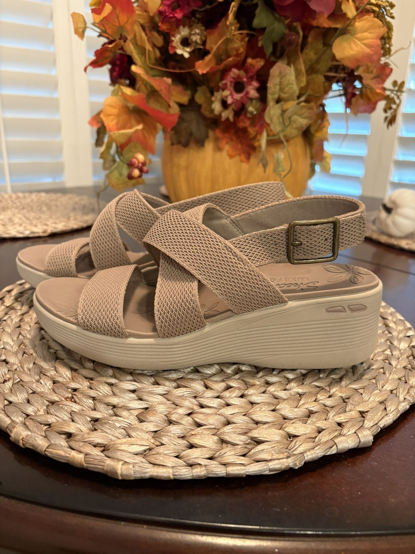 Sketchers Pier Lite Night Owl Wedge