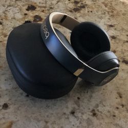 Wireless Beats Headphones - NEW