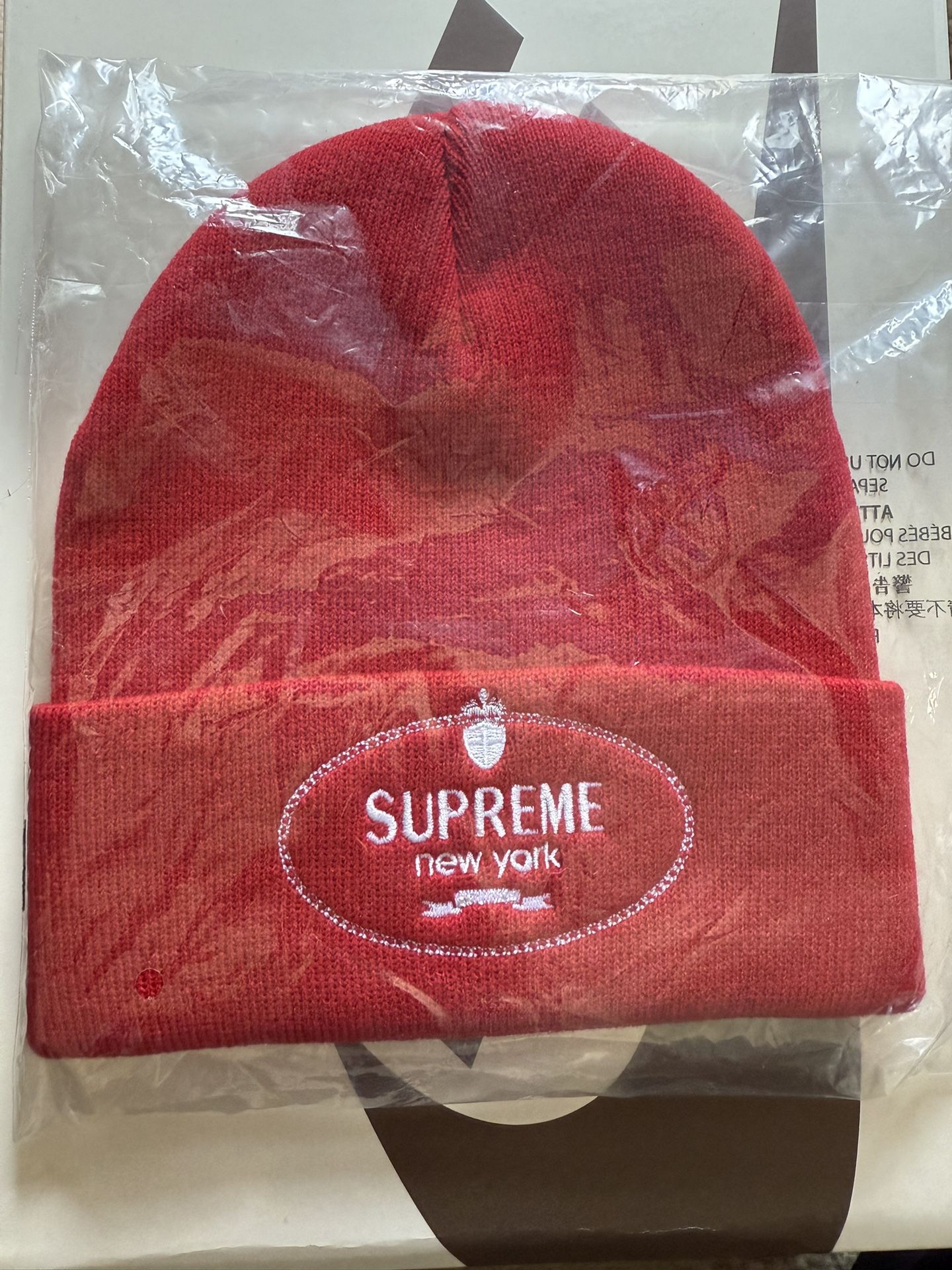 Supreme Crest Beanie