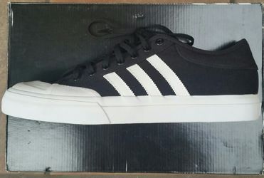 Adidas Men's 12 Brand new