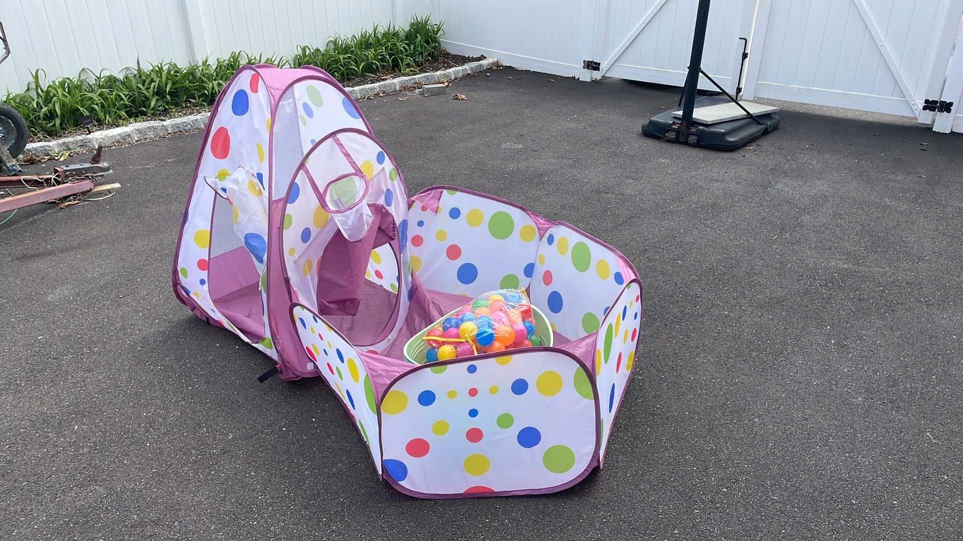 Pop Up (foldable) Play Tent.