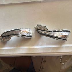 Q50 Infiniti side mirror turn signals