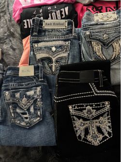 Women’s Clothing Bundle – Like New