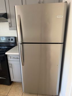 Electric ranch and refrigerator $100 for both