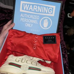 Gucci Shoes (size 43)