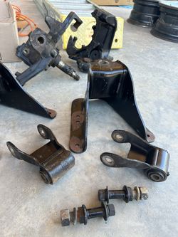 SPINDLES and front LEAF SPRING HANGERs for MOUNTING Bracket for CHEVY/GMC 2wd C10/C15