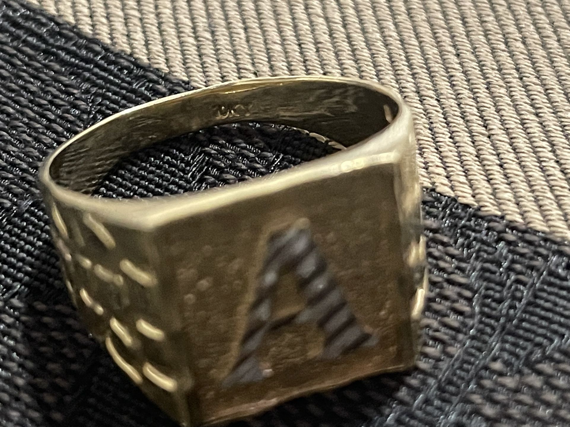 A Initial 10k Gold Ring